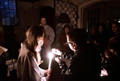 světlo se rozděluje a předává